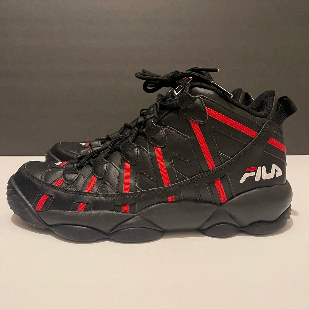 Size 11.5 Men’s Fila Spaghetti Worn 1X Pre-Owned Black Red